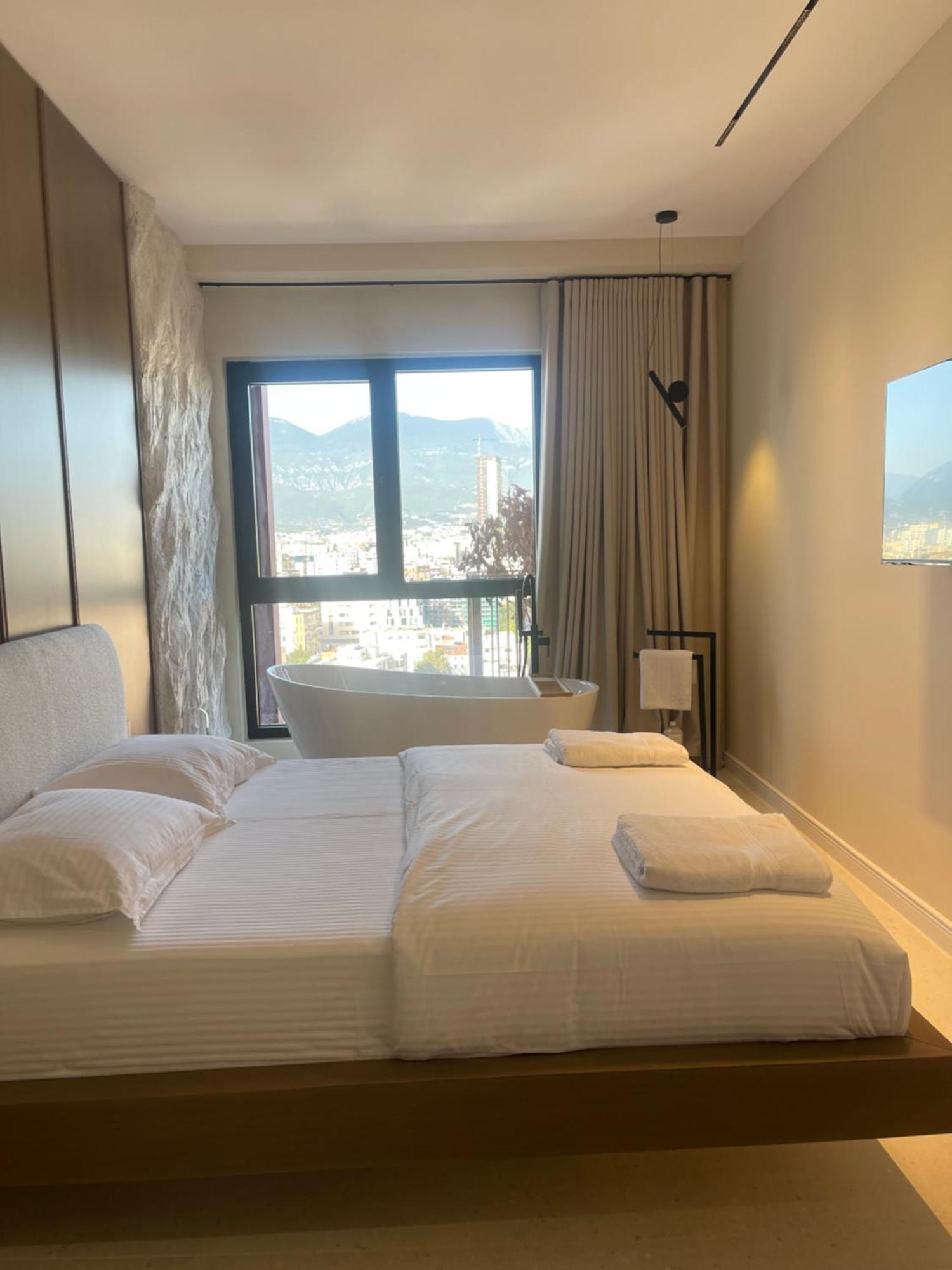 Square Inn Garden Aparthotel Tiranë Ngoại thất bức ảnh