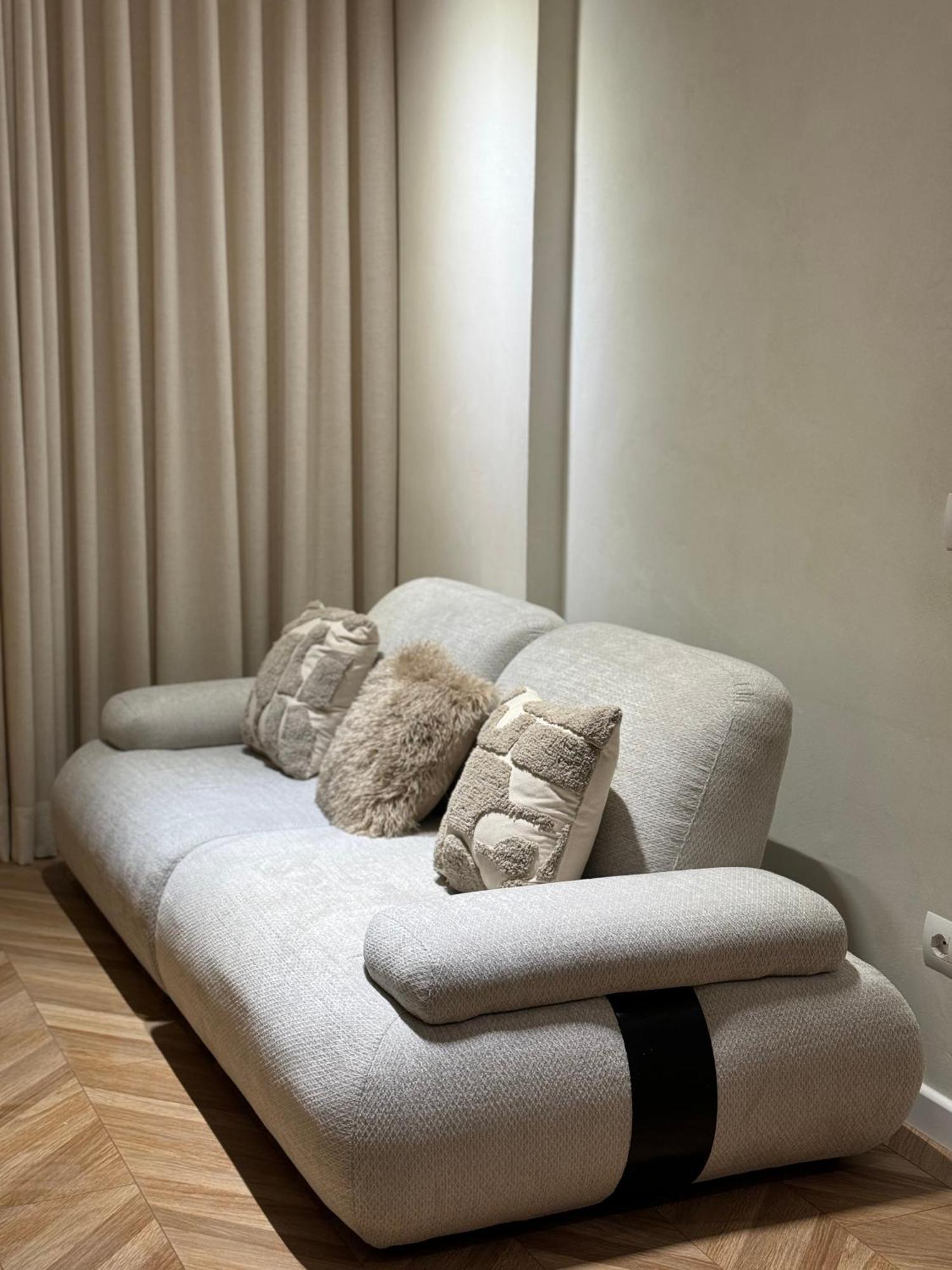 Square Inn Garden Aparthotel Tiranë Ngoại thất bức ảnh