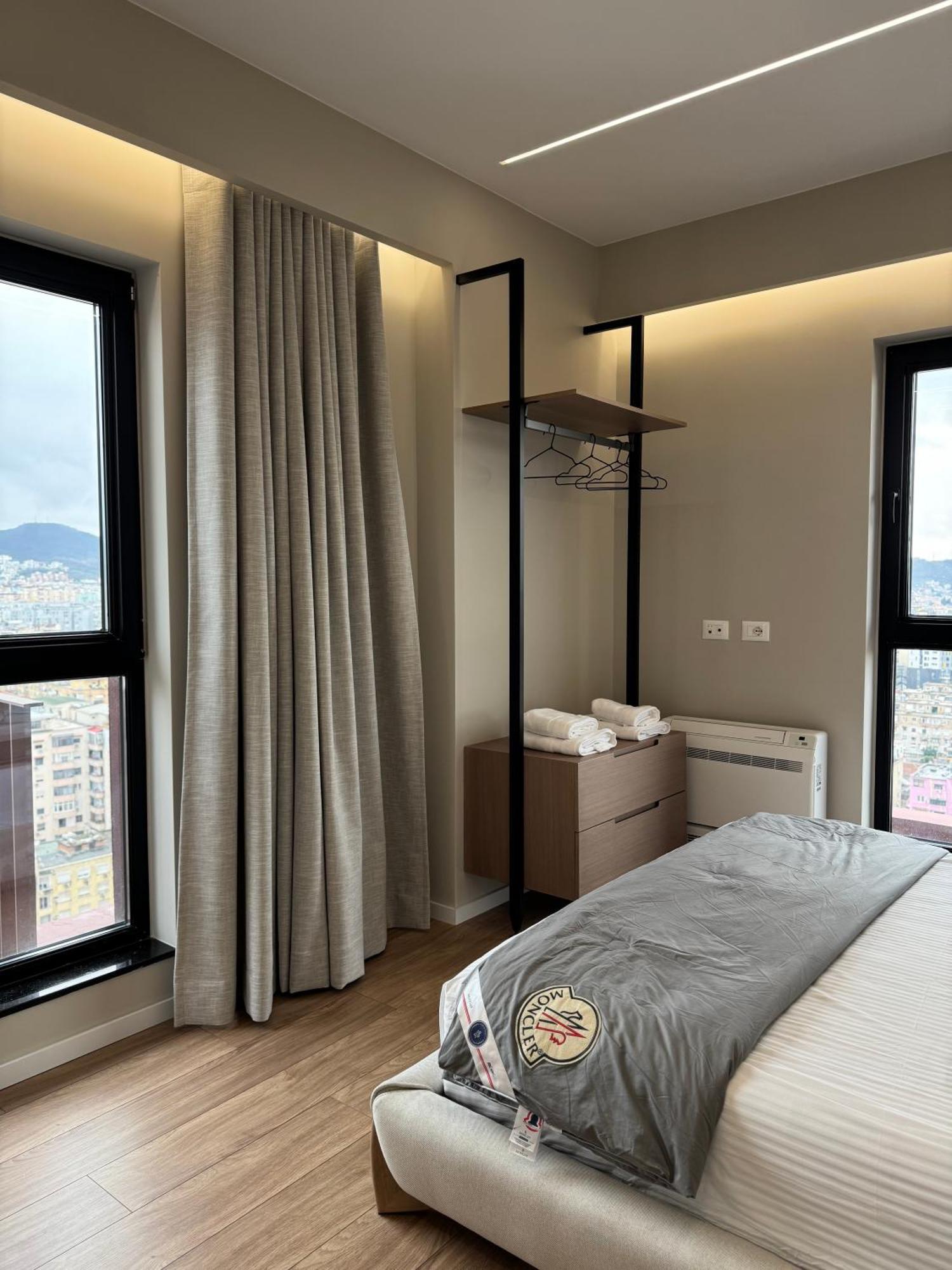 Square Inn Garden Aparthotel Tiranë Ngoại thất bức ảnh