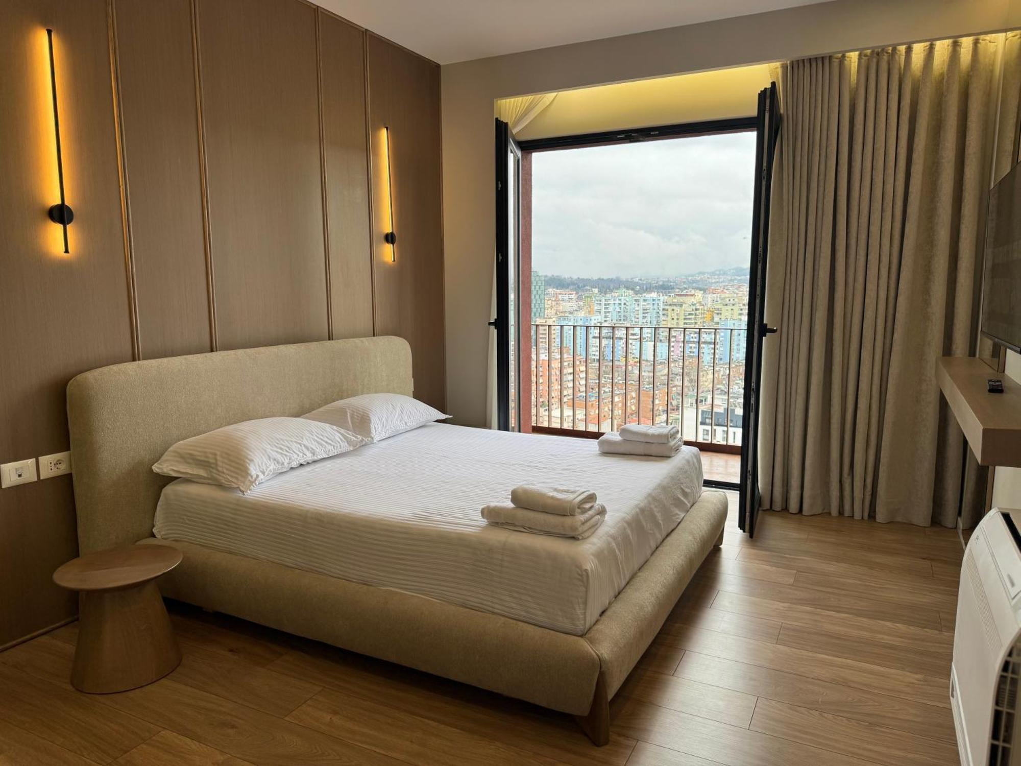 Square Inn Garden Aparthotel Tiranë Ngoại thất bức ảnh