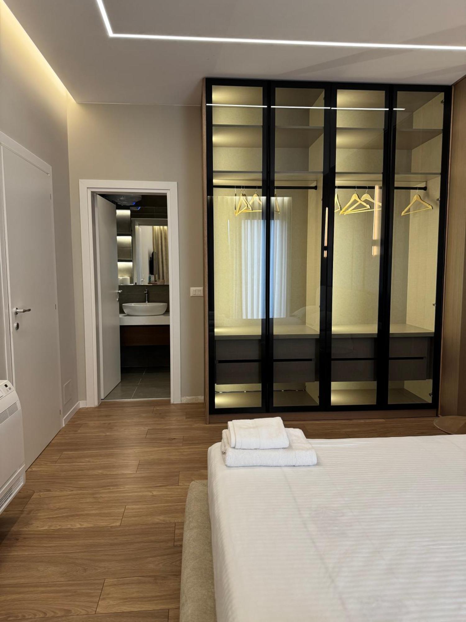 Square Inn Garden Aparthotel Tiranë Ngoại thất bức ảnh